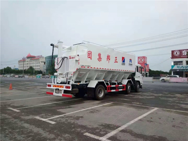 東風(fēng)天錦小三軸30方（15噸）散裝飼料車(chē)